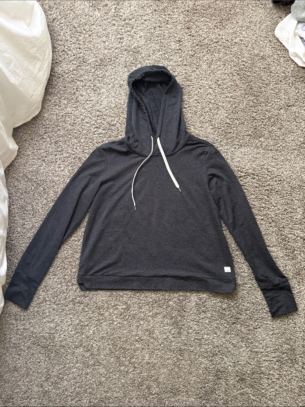 Vuori Heathered Charcoal Halo sweatshirt